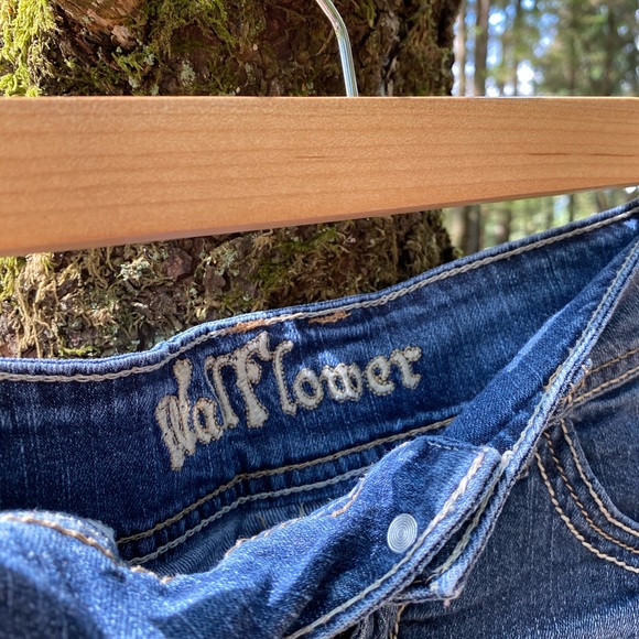 4 for $30 Wallflower shorts - Picture 6 of 6